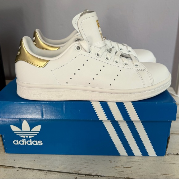 adidas Shoes - NWT Adidas Stan Smith White with Gold Heel Sneakers Size 6.5